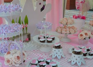 Η Ροζ Βάπτιση Μιας Μικρής Πριγκίπισσας!
