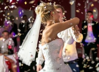Αυτά είναι τα καλύτερα νέα ξένα τραγούδια για τη δεξίωση του γάμου σας