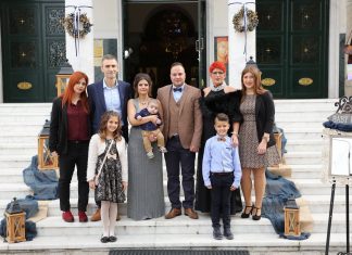 Η Μαρία Και Ο Δημήτρης Βάπτισαν Το Μικρό Τους Γεώργιο!
