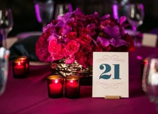 Magenta flowers: δίνουν χρώμα σε έναν ξεχωριστό γάμο