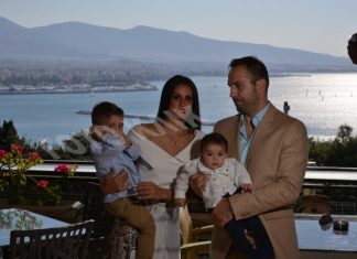 Η Stylish Βάπτιση Για Το Δεύτερο Γιο Τους Έκαναν Η Βάσια Και Ο Χρήστος!