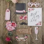 idees-gia-na-entaxete-to-photobooth-sto-gamo-sas-www.ogamosmas (1)