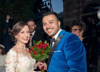 Παραμυθένιος Χριστουγεννιάτικος Γάμος Για Τη Λία Και Τον Κώστα