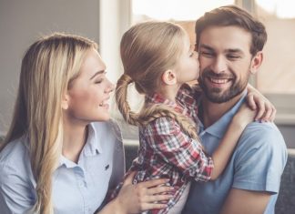 ΨΥΧΟΛΟΓΙΑ: Μιλώντας Για Τα Όρια Στις Σχέσεις Μας Με Τα Παιδιά (Γιάννης Ξηντάρας ~ Ψυχολόγος-Σύμβουλος Γάμου)