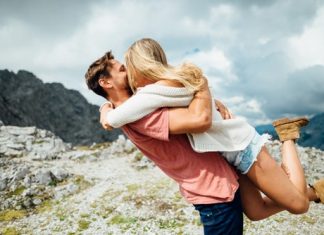 ΨΥΧΟΛΟΓΙΑ: Συντροφικότητα, H Δύναμη Της Σωματικής Επαφής (Γιάννης Ξηντάρας ~ Ψυχολόγος-Σύμβουλος Γάμου)
