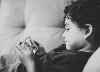 ΨΥΧΟΛΟΓΙΑ: Τα Παιδιά Είναι Εθισμένα Με Τα Social Media Γιατί Δεν Έχουν Σωστά Πρότυπα (Γιάννης Ξηντάρας ~ Ψυχολόγος-Σύμβουλος Γάμου)