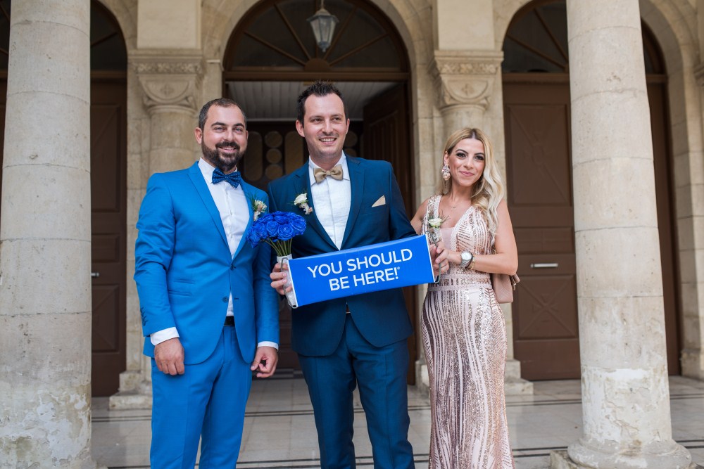 Ο Σπύρος περιμένει την Ηλιάννα ανυπόμονα