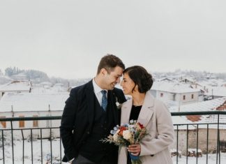 WEDDING: Ο Πολιτικός Γάμος Του Θωμά & Της Ελένης Με Vintage Αισθητική