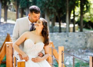 Ένας Ρομαντικός Γάμος και Μια Αξέχαστη Βάπτιση: Η Ιστορία της Μορφούλας Σελμίδου και του Νίκου Σερέτη